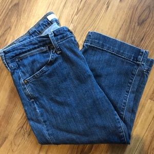 Levi’s 545 Capris EUC